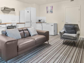 Comfy Apartment 5 min walk to Barking Station